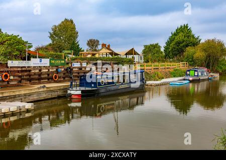 The Lock Inn bar and cafe at North Newton on the Bridgwater & Taunton Canal, Somerset, England, UK Stock Photo