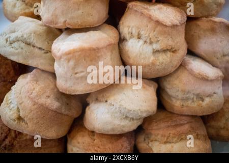 Homemade scone at Pages & Sips, cafe restaurant bookshop with pastry and cake in the old town of Geneve in Switzerland on 21 May 2023. Scone maison ch Stock Photo