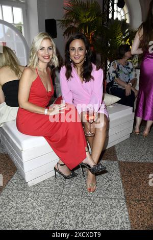 Susan Sideropoulos und Nina Moghaddam beim Raffaello Summer Day in Berlin 18.06.2024 *** Susan Sideropoulos and Nina Moghaddam at Raffaello Summer Day in Berlin 18 06 2024 Stock Photo