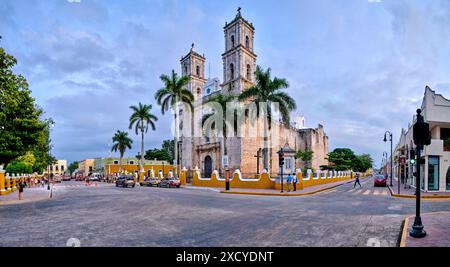 Street in front of Templo de San Servacio, Valladolid, Yucatan, Mexico Stock Photo