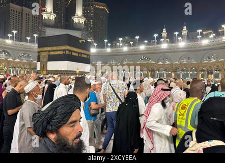 Muslim pilgrims gather to perform the farewell circumambulation or tawaf , circling seven times around the Kaaba Muslim pilgrims gather to perform the farewell circumambulation or tawaf , circling seven times around the Kaaba, Islam s holiest shrine, at the Grand Mosque in the holy city of Mecca at the end of the annual hajj pilgrimage, 19 June 2024. Medhat Hajjaj  apaimages Mecca Mecca Saudi Arabia 190624 Mecca MH 0010 Copyright: xapaimagesxMedhatxHajjajxxapaimagesx Stock Photo