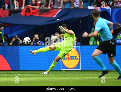 Hamburg, Germany. 19th June, 2024. Thomas Strakosha of Albania during the EURO 2024, Group B football match between Albania and Croatia on 19 June 2024 at Volksparkstadion Hamburg, Germany. Photo Nderim Kaceli Credit: Independent Photo Agency/Alamy Live News Stock Photo