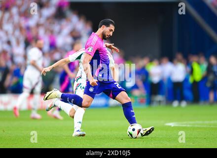 Emre Can Germany in Aktion, UEFA EURO 2024 - Group A, Germany vs Hungary, Arena Stuttgart am 19. June 2024 in Stuttgart, Deutschland. Foto von Silas Schueller/DeFodi Images Emre Can Germany controls the ball, UEFA EURO 2024 - Group A, Germany vs Hungary, Arena Stuttgart on June 19, 2024 in Stuttgart, Germany. Photo by Silas Schueller/DeFodi Images Defodi-738 738 GERHUN 20240619 324 *** Emre Can Germany in action, UEFA EURO 2024 Group A, Germany vs Hungary, Arena Stuttgart on June 19, 2024 in Stuttgart, Germany Photo by Silas Schueller DeFodi Images Emre Can Germany controls the ball, UEFA EURO Stock Photo