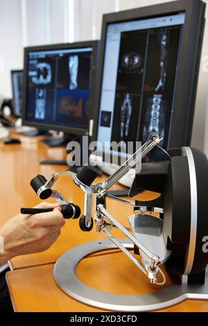Biomedical Interface Haptic Pointer Interface, Health and Biomedical applications, Vicomtech ...