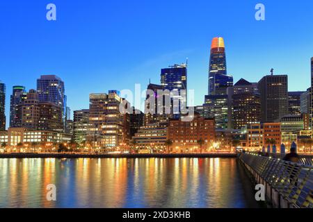 geography / travel, USA, California, San Francisco, view from pier 14 towards downtown, San Francisco, ADDITIONAL-RIGHTS-CLEARANCE-INFO-NOT-AVAILABLE Stock Photo