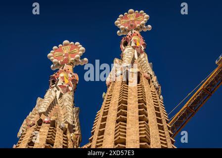 Towers of the Passion Facade of the Sagrada Família in the afternoon (Barcelona, Catalonia, Spain) ESP: Torres de de la Fachada de la Pasión (España) Stock Photo