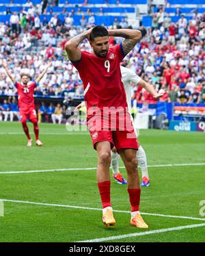 Aleksandar Mitrovic Serbia gestikuliert und wirkt enttaeuscht, UEFA EURO 2024 - Group C, Slovenia vs Serbia, Fussball Arena Muenchen am 20. June 2024 in Muenchen, Deutschland. Foto von Silas Schueller/DeFodi Images Aleksandar Mitrovic Serbia gestures and looks dejected, UEFA EURO 2024 - Group C, Slovenia vs Serbia, Munich Football Arena on June 20, 2024 in Munich, Germany. Photo by Silas Schueller/DeFodi Images Defodi-738 738 SVNSRB 20240620 445 *** Aleksandar Mitrovic Serbia gestures and looks disappointed, UEFA EURO 2024 Group C, Slovenia vs Serbia, Munich Football Arena on June 20, 2024 in Stock Photo