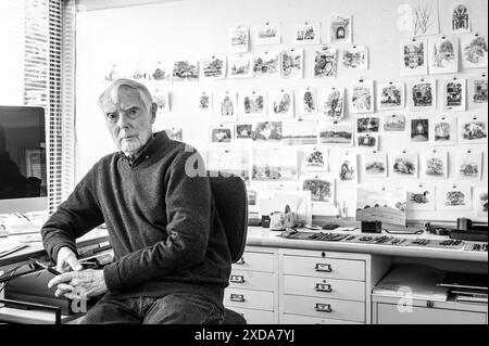 Artist David Gentleman in his Camden studio, London, UK Stock Photo