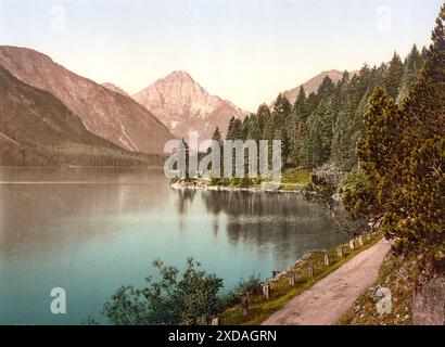 Der Plansee, im Bezirk Reutte, früher Tirol, Österreich-Ungarn, heute Österreich, Historisch, digital restaurierte Reproduktion von einer Vorlage aus Stock Photo