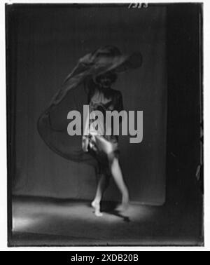 Cushing, Jessie H., Miss. Genthe photograph collection Stock Photo - Alamy