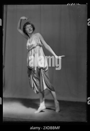 Cushing, Jessie H., Miss. Genthe photograph collection Stock Photo - Alamy