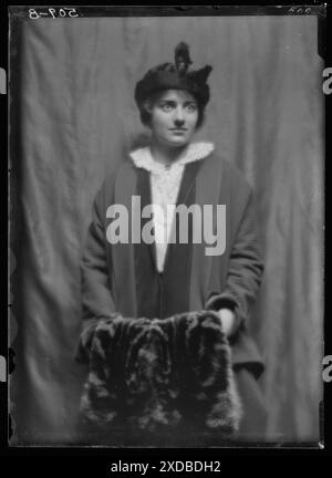 Damrosch, Alice, Miss, portrait photograph. Genthe photograph collection. Stock Photo