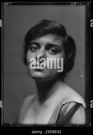 Damrosch, Alice, Miss, portrait photograph. Genthe photograph collection. Stock Photo