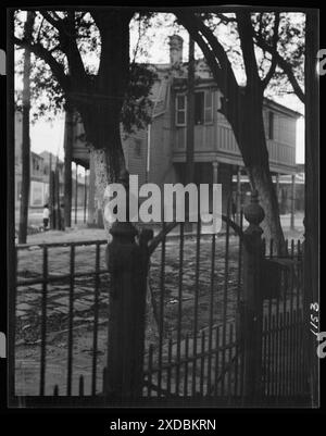 Triangular Bar, Magazine Street, New Orleans. Genthe photograph