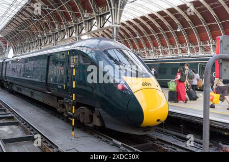 London, UK, 121st June 2024. UK Weather: London workers boarding their GWR train during a warm summer weather in the afternoon, starting their mini-heatwave weekend, London England.  Credit: Xiu Bao/Alamy Live News Stock Photo