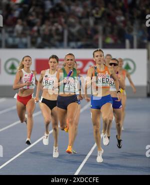 Femke Bol of the Netherlands and Sharlene Mawdsley of Ireland competing in the women’s 4x400m relay final at the European Athletics Championships, Sta Stock Photo