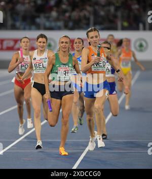 Femke Bol of the Netherlands and Sharlene Mawdsley of Ireland competing in the women’s 4x400m relay final at the European Athletics Championships, Sta Stock Photo