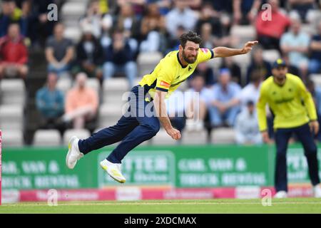 Southampton, UK. 21 June 2024. Michael Neser of Hampshire Hawks bowling during the Vitality Blast match between Hampshire Hawks and Sussex Sharks at Utilita Bowl. Credit:Dave Vokes/Alamy Live News Stock Photo