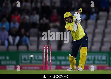 Southampton, UK. 21 June 2024.James Vince of Hampshire Hawks batting  during the Vitality Blast match between Hampshire Hawks and Sussex Sharks at Utilita Bowl. Credit:Dave Vokes/Alamy Live News Stock Photo