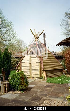 The Wagon and the Wigwam hot tub tiny house holiday guest accommodation, Hattingley, Medstead, Alton, Hampshire, England, United Kingdom. Stock Photo