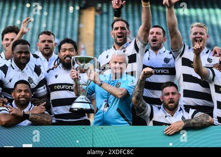 Barbarians lift the trophy during the Killik Cup match Barbarians vs Fiji at Twickenham Stadium, Twickenham, United Kingdom. 22nd June, 2024. (Photo by Craig Thomas/News Images) in Twickenham, United Kingdom on 6/22/2024. (Photo by Craig Thomas/News Images/Sipa USA) Credit: Sipa USA/Alamy Live News Stock Photo