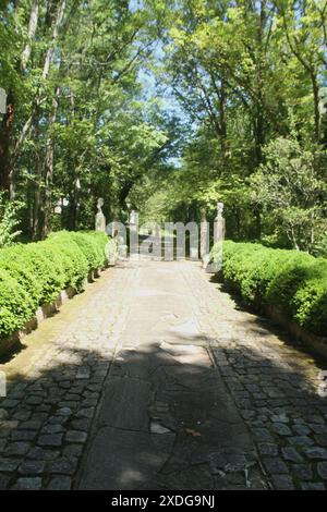 Chase City, VA, USA. Art along a pathway in MacCallum More Museum and Gardens. Stock Photo