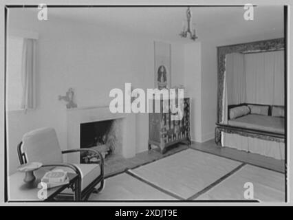 Harvey Ladew, residence in Gulf Stream, Florida. Bedroom with Chinese bed. Gottscho-Schleisner Collection Stock Photo