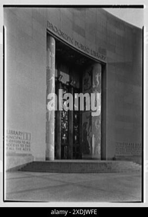 Brooklyn Public Library (Ingersoll Memorial), Park Circle, Brooklyn. Entrance detail III. Gottscho-Schleisner Collection Stock Photo