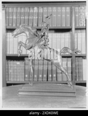 Sagamore Hill, Theodore Roosevelt House. Rough Rider statue of Theodore Roosevelt. Gottscho-Schleisner Collection Stock Photo