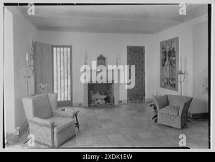 Harvey Ladew, residence in Gulf Stream, Florida. Living room, to fireplace. Gottscho-Schleisner Collection Stock Photo