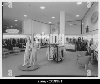 Lord & Taylor, business in Bala-Cynwyd, Pennsylvania. Women's shop. Gottscho-Schleisner Collection Stock Photo