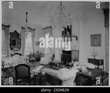 John S. Phipps Manor House, residence, Old Westbury Gardens, Old Westbury, Long Island. Drawing room. Gottscho-Schleisner Collection Stock Photo