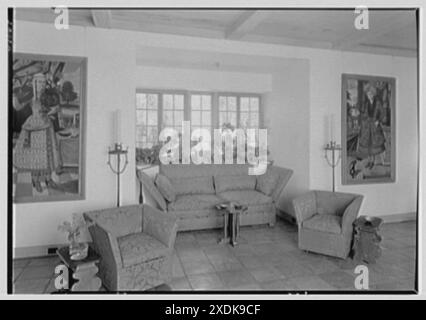 Harvey Ladew, residence in Gulf Stream, Florida. Living room, to paintings. Gottscho-Schleisner Collection Stock Photo