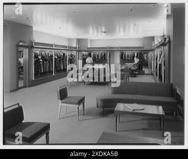 Bonwit Teller, business in Cleveland, Ohio. Teenage department. Gottscho-Schleisner Collection Stock Photo