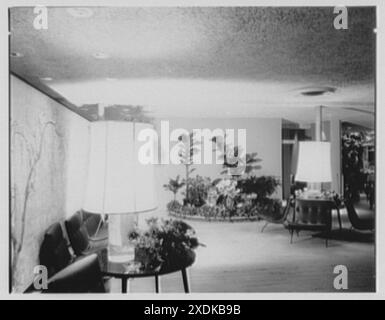 Candlelight Restaurant, Central Ave., Yonkers, New York. Foyer I. Gottscho-Schleisner Collection Stock Photo