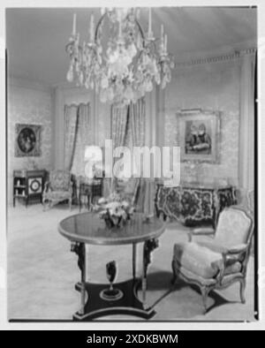 Charles R. Lachmann, residence at 1060 5th Ave., New York. Living room I. Gottscho-Schleisner Collection Stock Photo