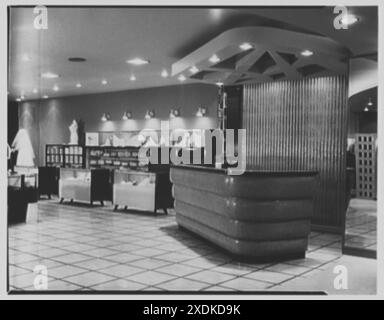 Emily's Shop, business at 387 Main St., Hackensack, New Jersey. Interior II. Gottscho-Schleisner Collection Stock Photo