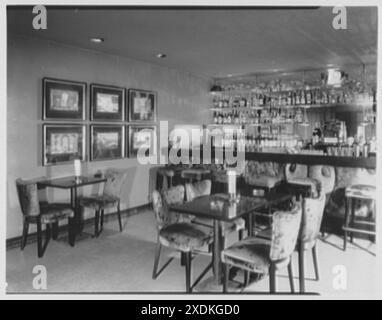 Patricia Murphy, restaurant, business in Manhasset, Long Island, New York. Bar. Gottscho-Schleisner Collection Stock Photo