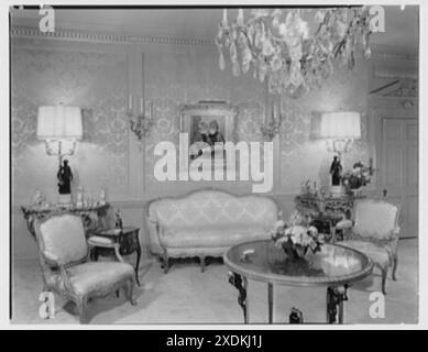 Charles R. Lachmann, residence at 1060 5th Ave., New York. Living room III. Gottscho-Schleisner Collection Stock Photo