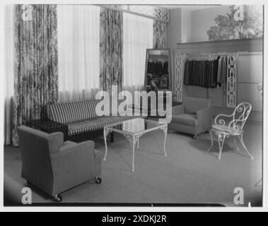 Bonwit Teller, business in Cleveland, Ohio. Detail of furniture. Gottscho-Schleisner Collection Stock Photo