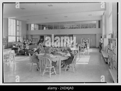 Brooklyn Public Library (Ingersoll Memorial), Prospect Park Plaza, Brooklyn. Children's Room, to balcony. Gottscho-Schleisner Collection Stock Photo