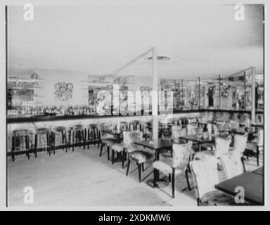 Candlelight Restaurant, Central Ave., Yonkers, New York. Bar. Gottscho-Schleisner Collection Stock Photo