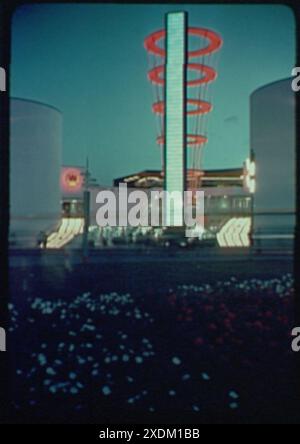 World's Fair. Singing Tower of Light and Westinghouse Building, view ...