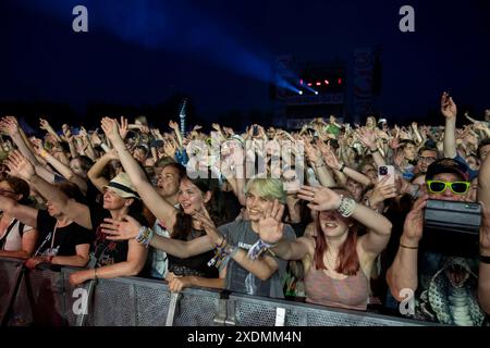 Wien, Österreich. 23. Juni 2024. Wanda beim 41. Donauinselfest auf der Hauptbühne. Vienna *** Vienna, Austria June 23, 2024 Wanda at the 41 Danube Island Festival on the main stage Vienna Stock Photo