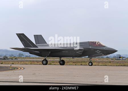 United States Marine Corps F-35B from VMFA-214 taxis at MCAS Miramar in San Diego, California Stock Photo