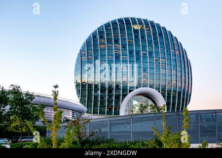 BEIJING, CHINA - OCTOBER 3, 2018 - (FILE) Beijing Sunrise Oriental Kempinski Hotel, Yanqi Lake, Huairou District, Beijing, October 3, 2018. Stock Photo