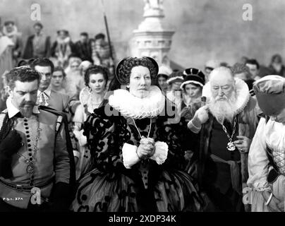 LESLIE BANKS LAURENCE OLIVIER VIVIEN LEIGH FLORA ROBSON and MORTON SELTEN in FIRE OVER ENGLAND 1937 director WILLIAM K. HOWARD novel A.E.W. Mason screenplay Clemence Dane and Sergei Nolbandov music Richard Addinsell producers Erich Pommer and Alexander Korda London Film Productions / United Artists Stock Photo