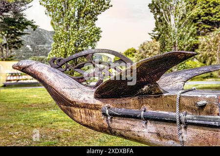 Detail of a traditional Waka Maori canoe at Waitangi Treaty House site, New Zealand Stock Photo