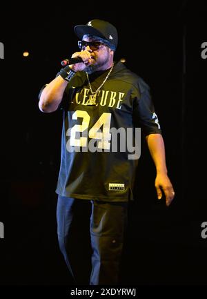 Hollywood FL, USA. 23rd June, 2024. Ice Cube performs as the opening act for The Red Hot Chili Peppers during the “Unlimited Love Tour” at Hard Rock Live held at the Seminole Hard Rock Hotel & Casino on June 23, 2024 in Hollywood, Florida. Credit: Mpi04/Media Punch/Alamy Live News Stock Photo