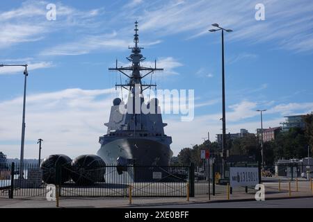 HMAS Hobart (DDG 39), Australian Navy ships moored at Cowper Wharf ...